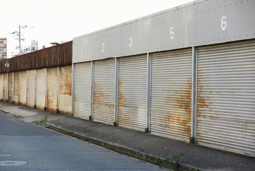 横浜市でシャッターが開かない時の対処法/原因と修理のポイント